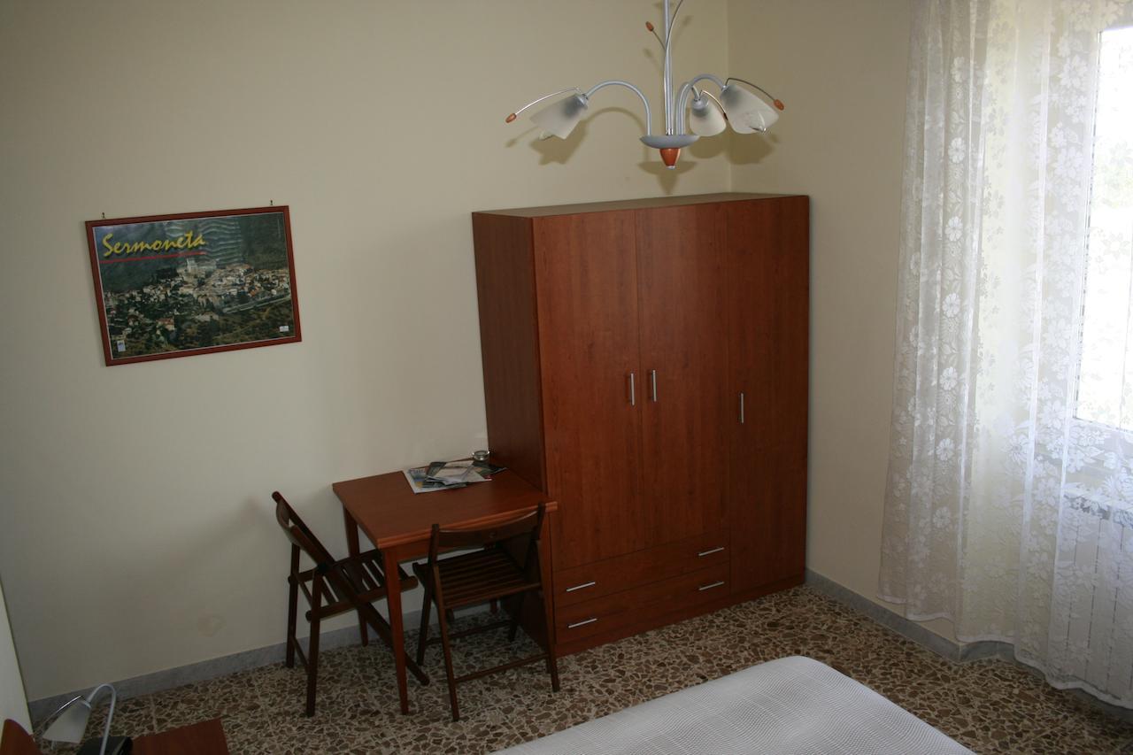 Bed And Breakfast Elisa Sonnino エクステリア 写真